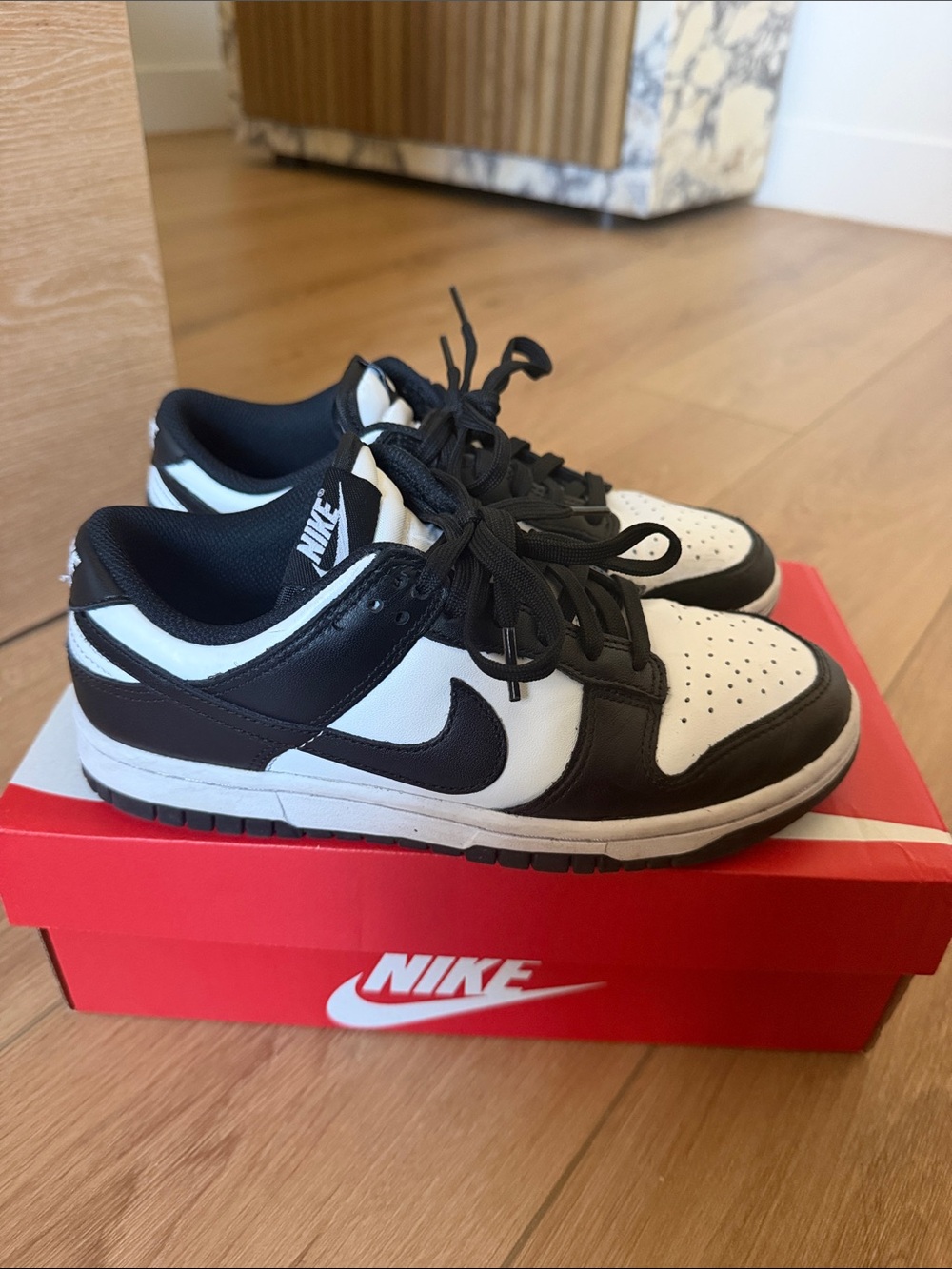 Nike Men’s Black and White Low-Top Sneakers